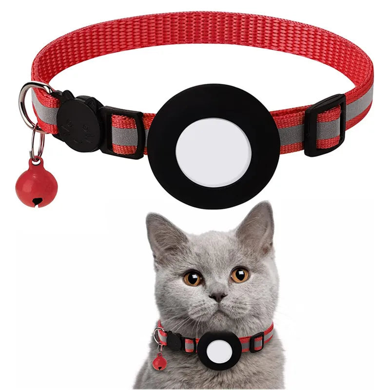 Chat portant un collier anti-perte avec support AirTag